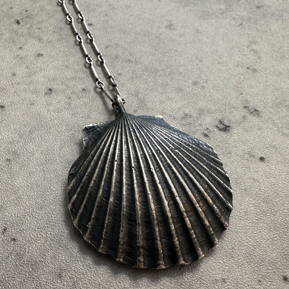 Bloodmilk Reflecting Pearl Shell Necklace 20”